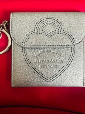 Tiffany & Co. Silver Embossed Heart Leather Key Pouch New-never used